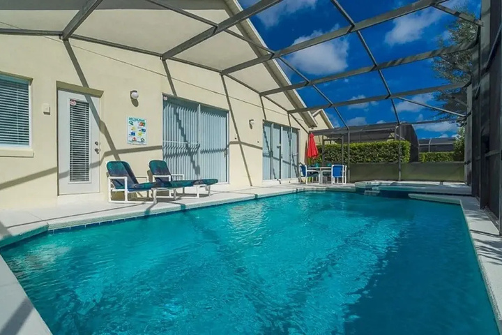 Pool 14 of 20