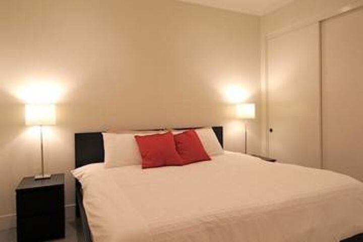 Room 6 of 14