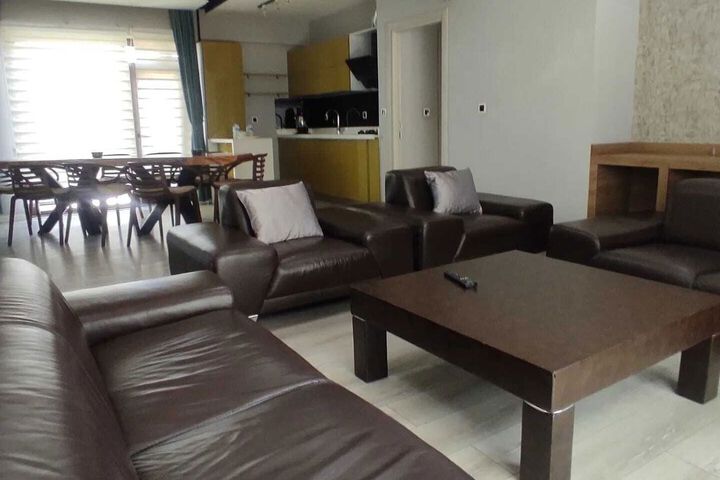 Room 6 of 31