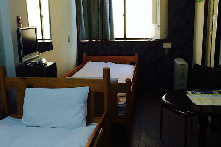 Room 8 of 24