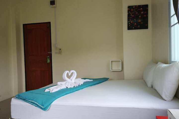 Room 28 of 80
