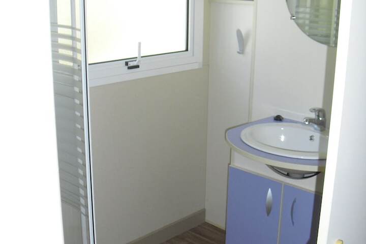 Room 9 of 11