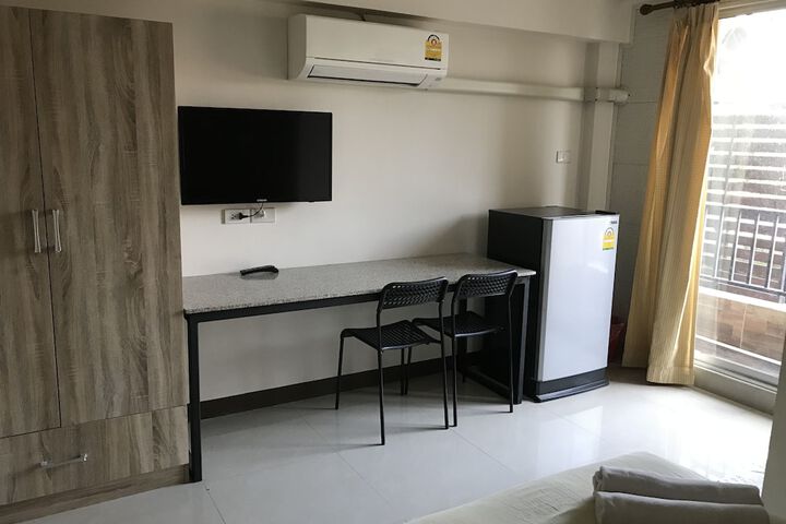 Room 12 of 34