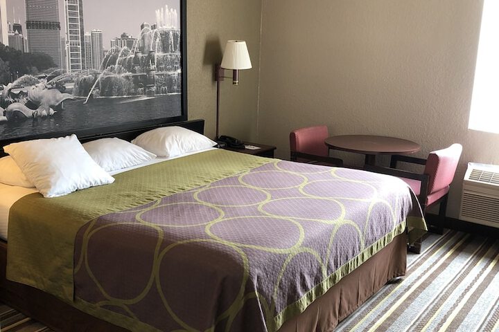 1 King Bed (11 of 24)