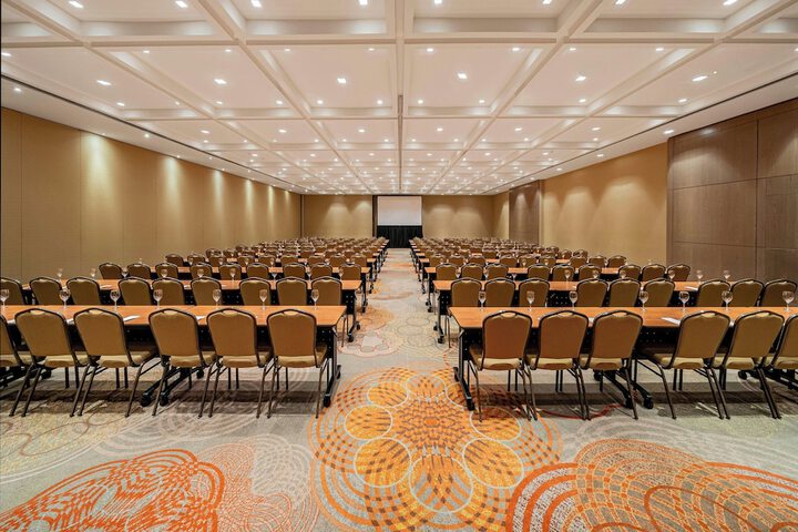 Meeting 211 of 256