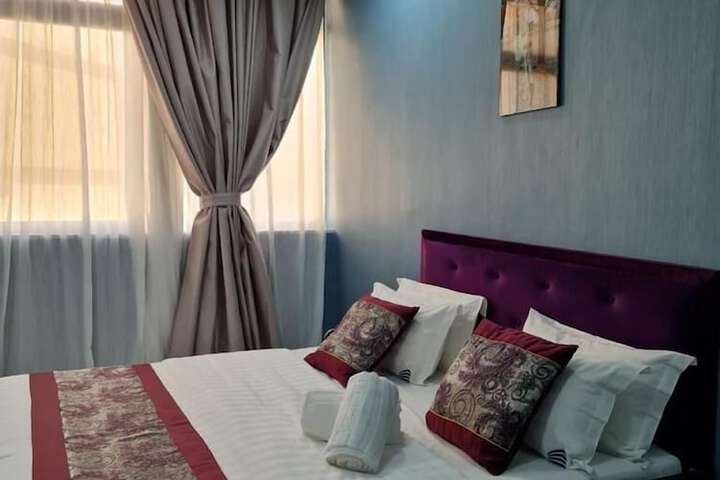 Room 6 of 25
