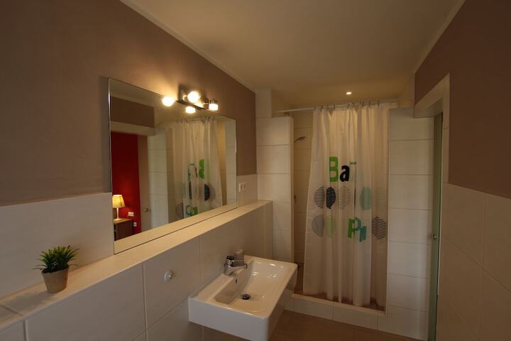 Room 14 of 21