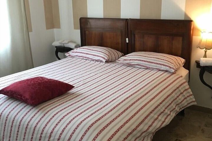 Room 18 of 25
