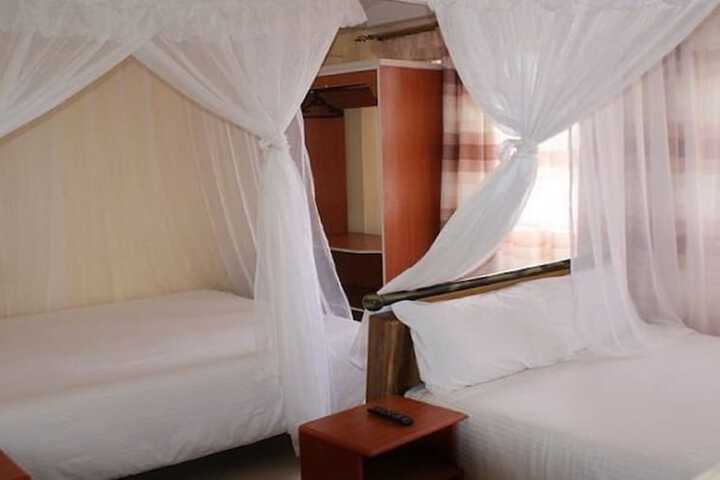 Room 12 of 32