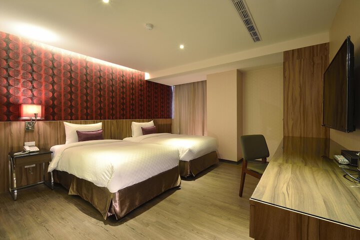 Room 8 of 40