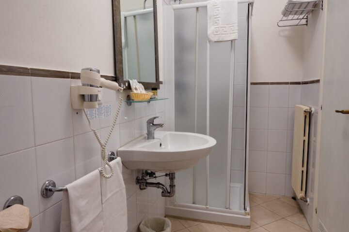Room 42 of 116