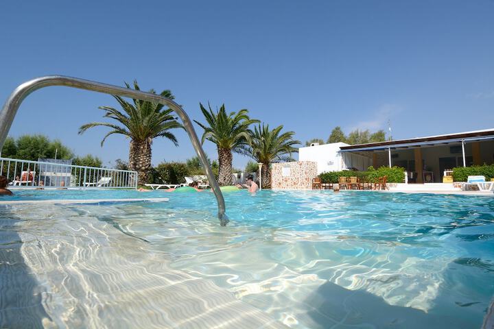 Hotel Pool