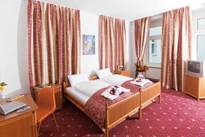 Room 10 of 10
