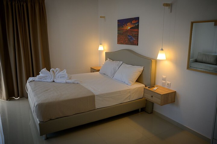 Room 16 of 77