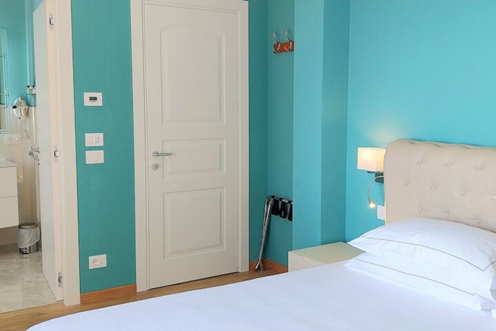 Room 21 of 105