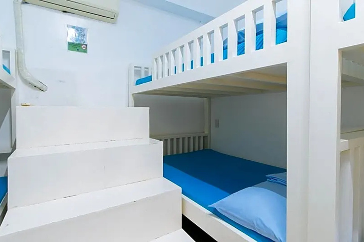 Room 11 of 20