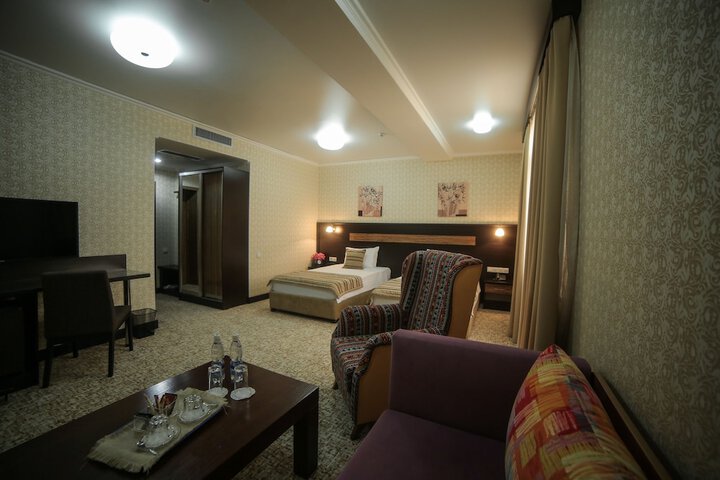 Room 15 of 44