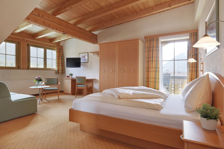 Room 8 of 92