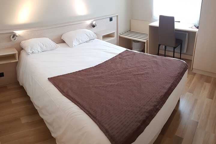 Room 7 of 38