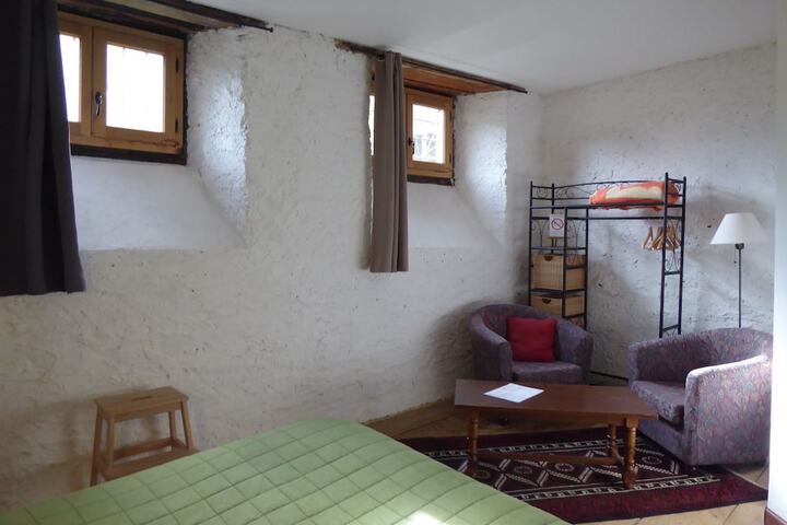 Room 6 of 67