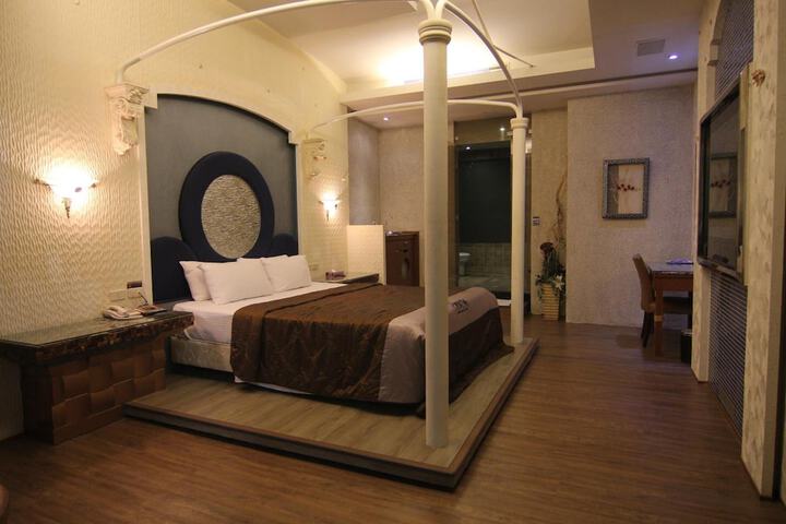 Room 43 of 56