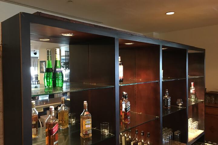 Lounge 62 of 73