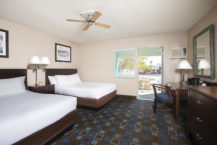Bay 2 Double Beds Beach Floor (12 of 19)