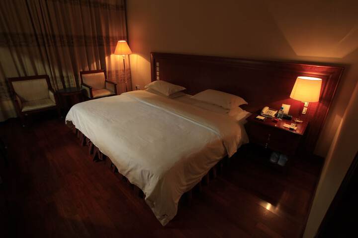 Room 11 of 51