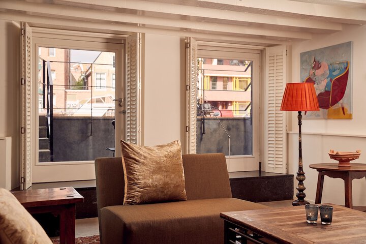 Room 100 of 171