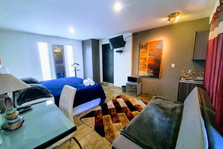 Room 2 of 3