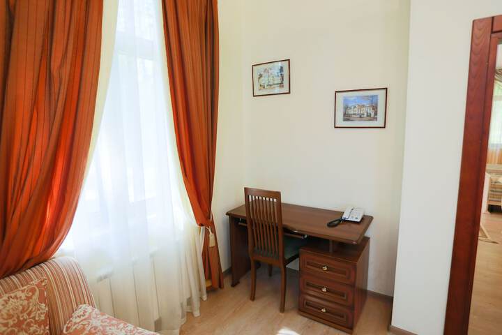 Room 42 of 89