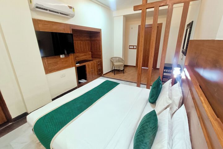 Room 12 of 71