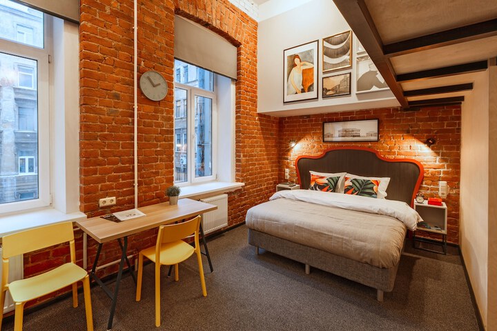 Room 12 of 21