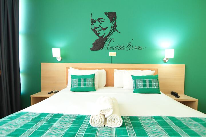 Room 16 of 42