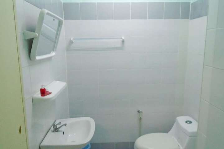 Room 12 of 19