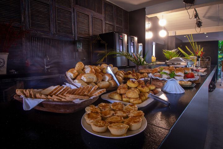 Breakfast/Coffee Service 97 of 110