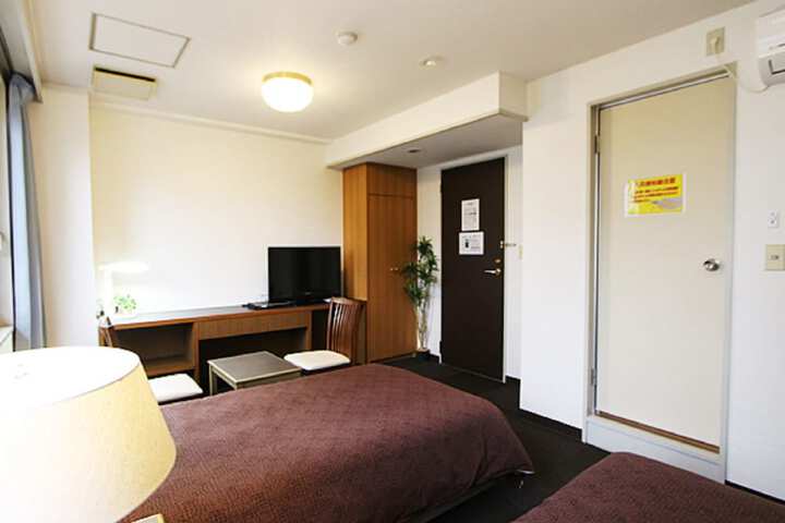 Room 5 of 25