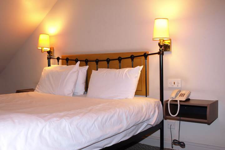 Room 47 of 236
