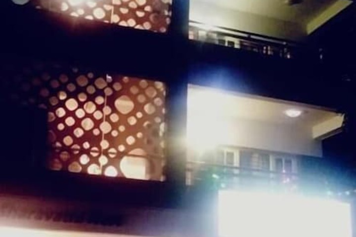 Hotel 8 of 33