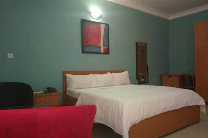 Room 8 of 24