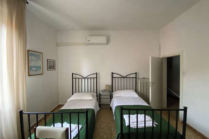 Room 19 of 43