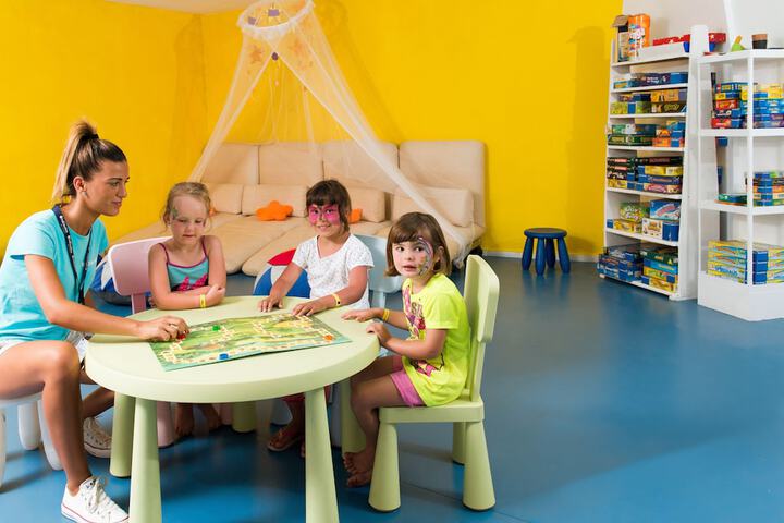 Childrens Activities 142 of 195