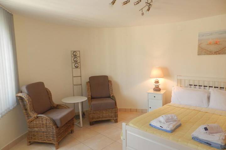 Room 17 of 28