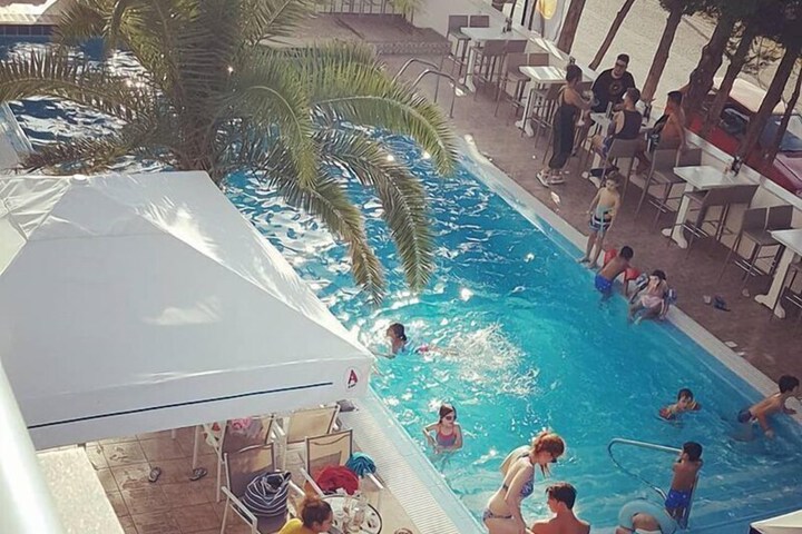 Pool 23 of 34