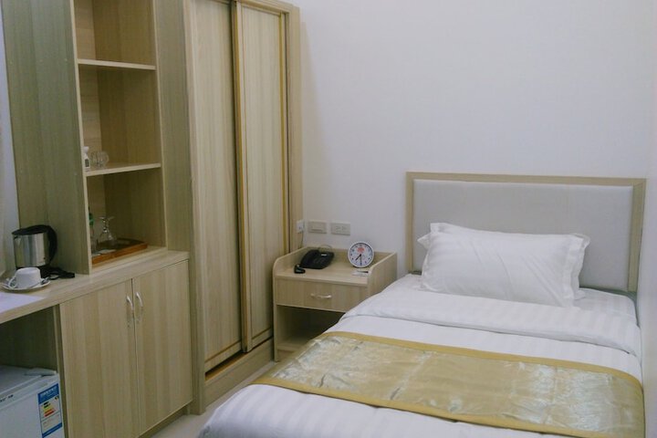 Room 11 of 88