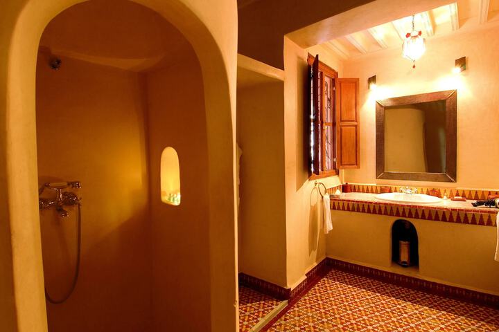 Room 34 of 67