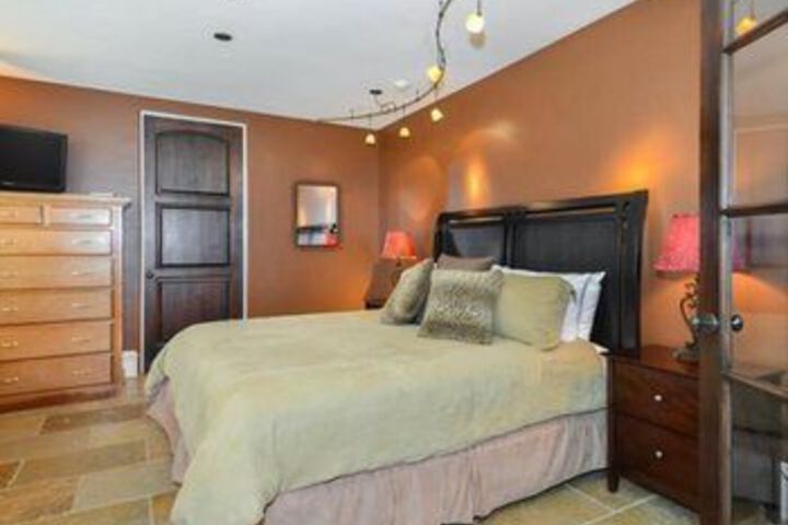 Room 64 of 150