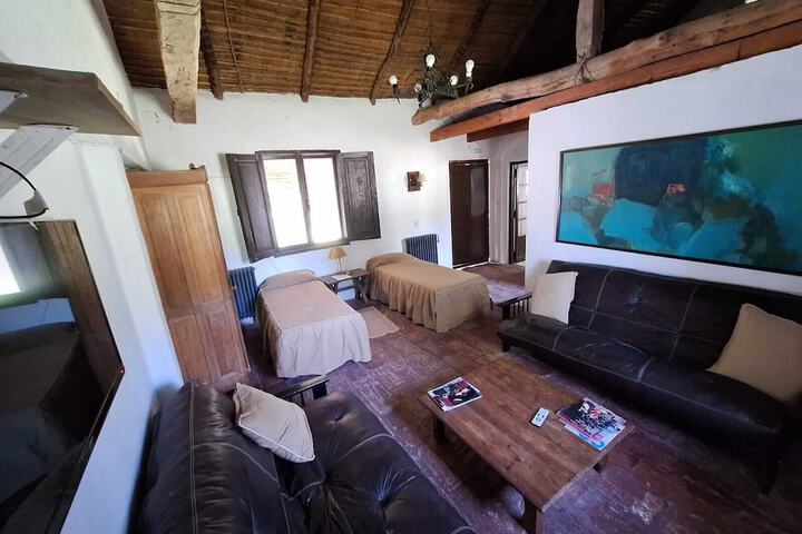 Room 8 of 25