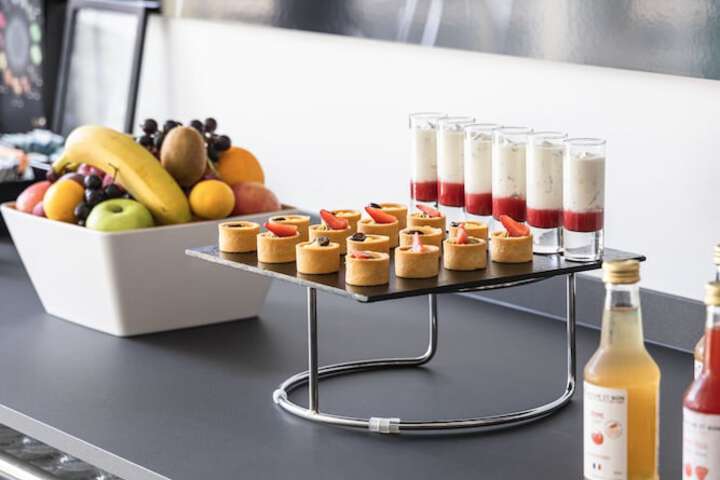 Breakfast/Coffee Service 80 of 101