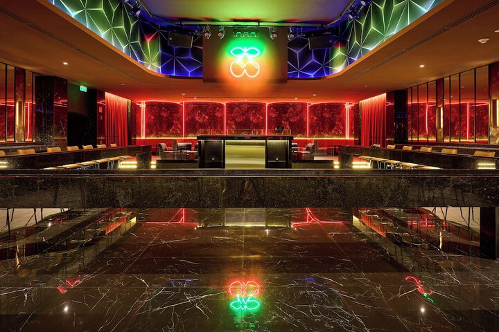 Lounge 133 of 172